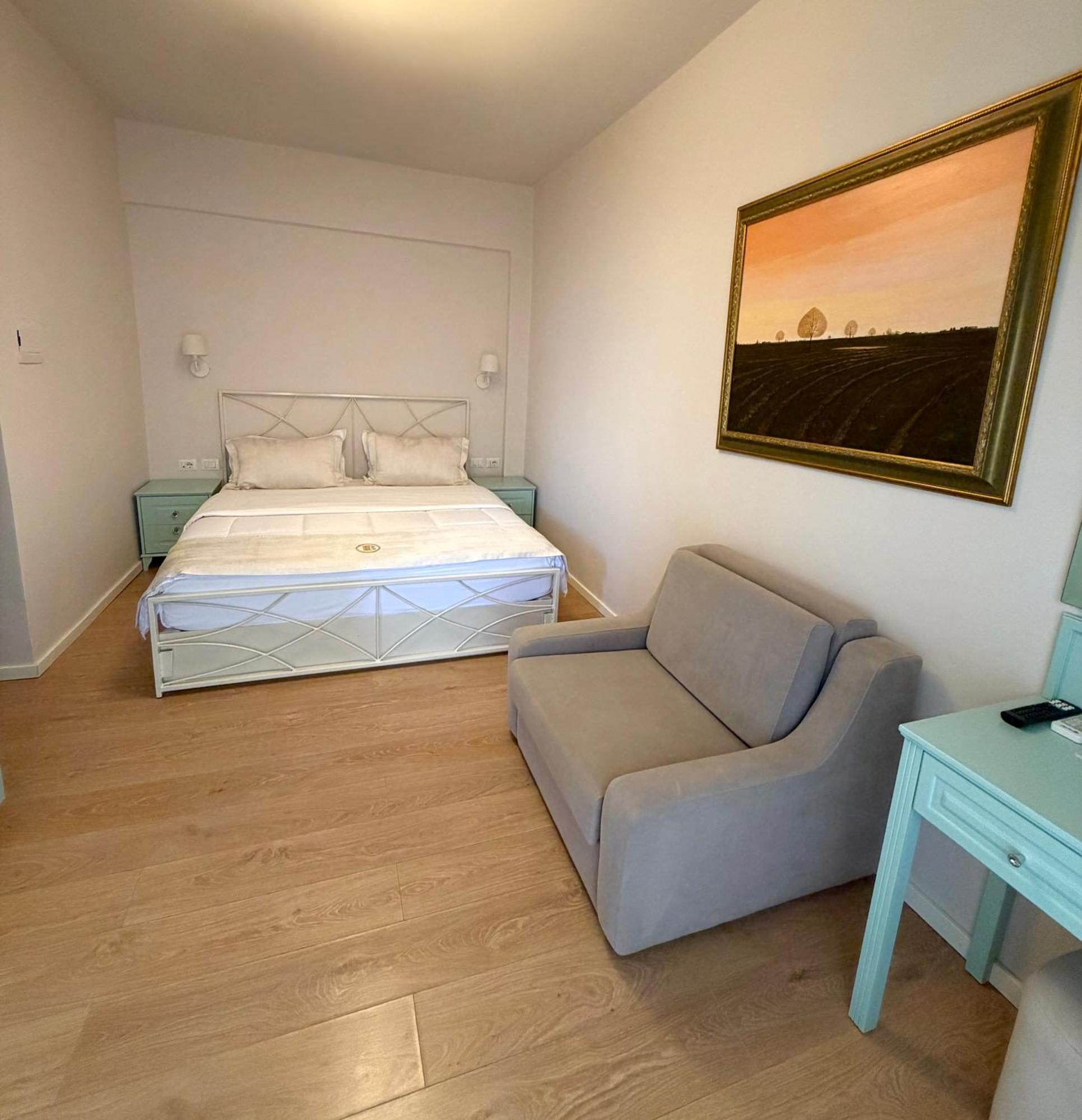 Deluxe Double Room Balcony Partial Sea View