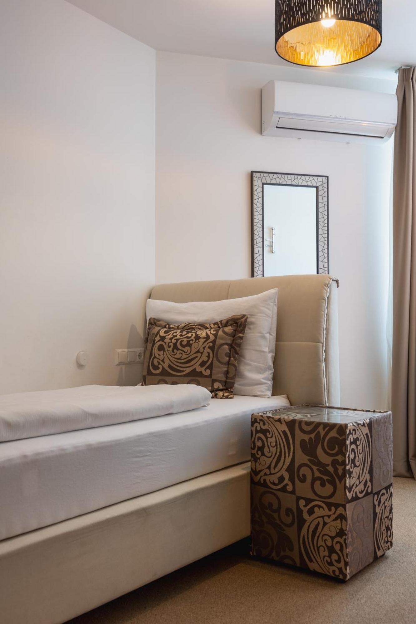 Deluxe Single Room
