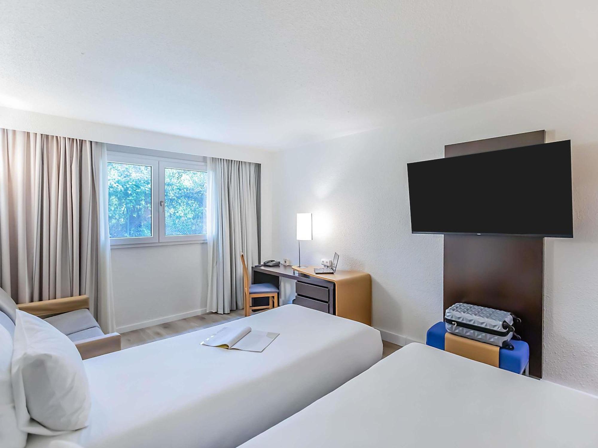 Standard Twin Room with Pool View