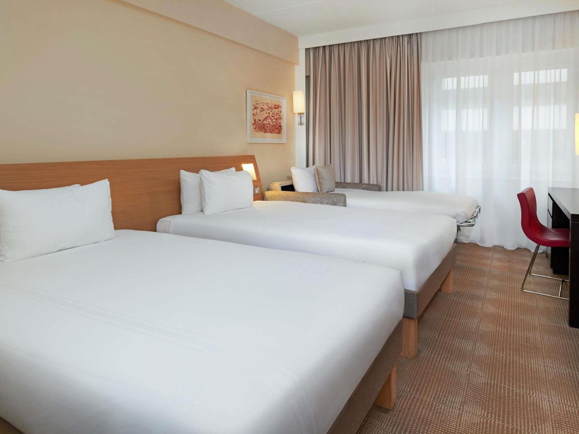 Superior Room Three Single Beds