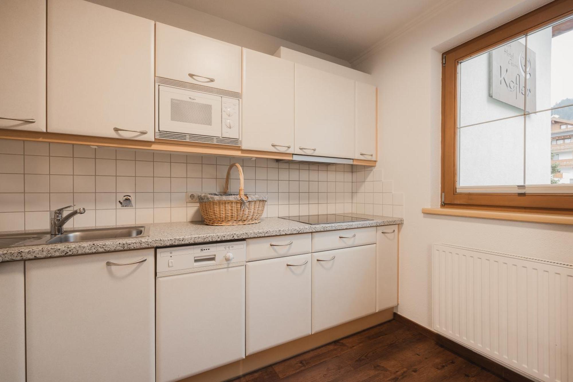Comfort Two-Bedroom Apartment Balcony