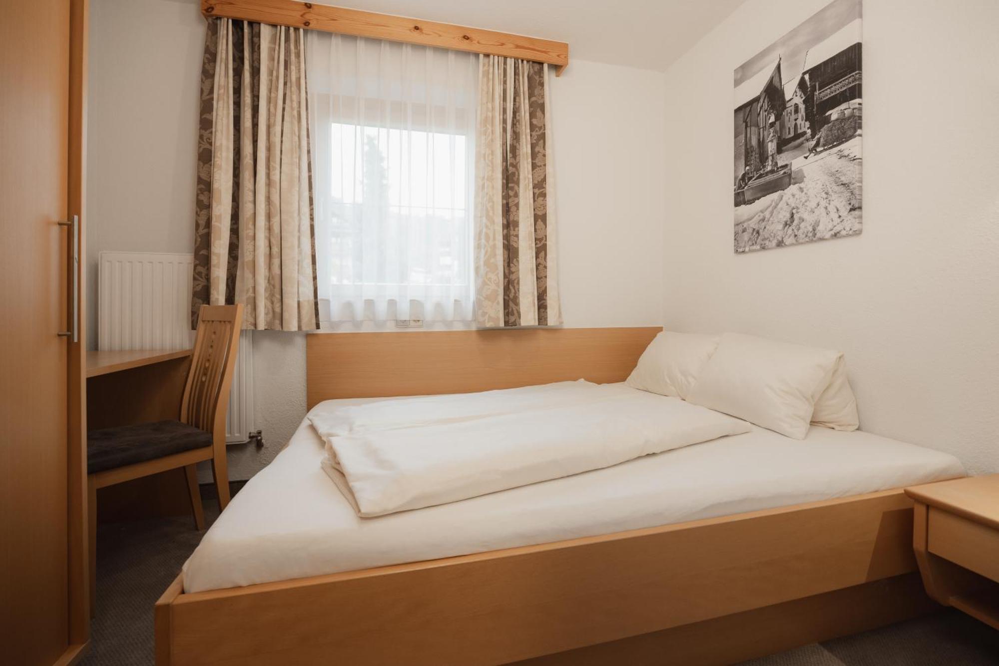 Comfort Two-Bedroom Apartment Balcony