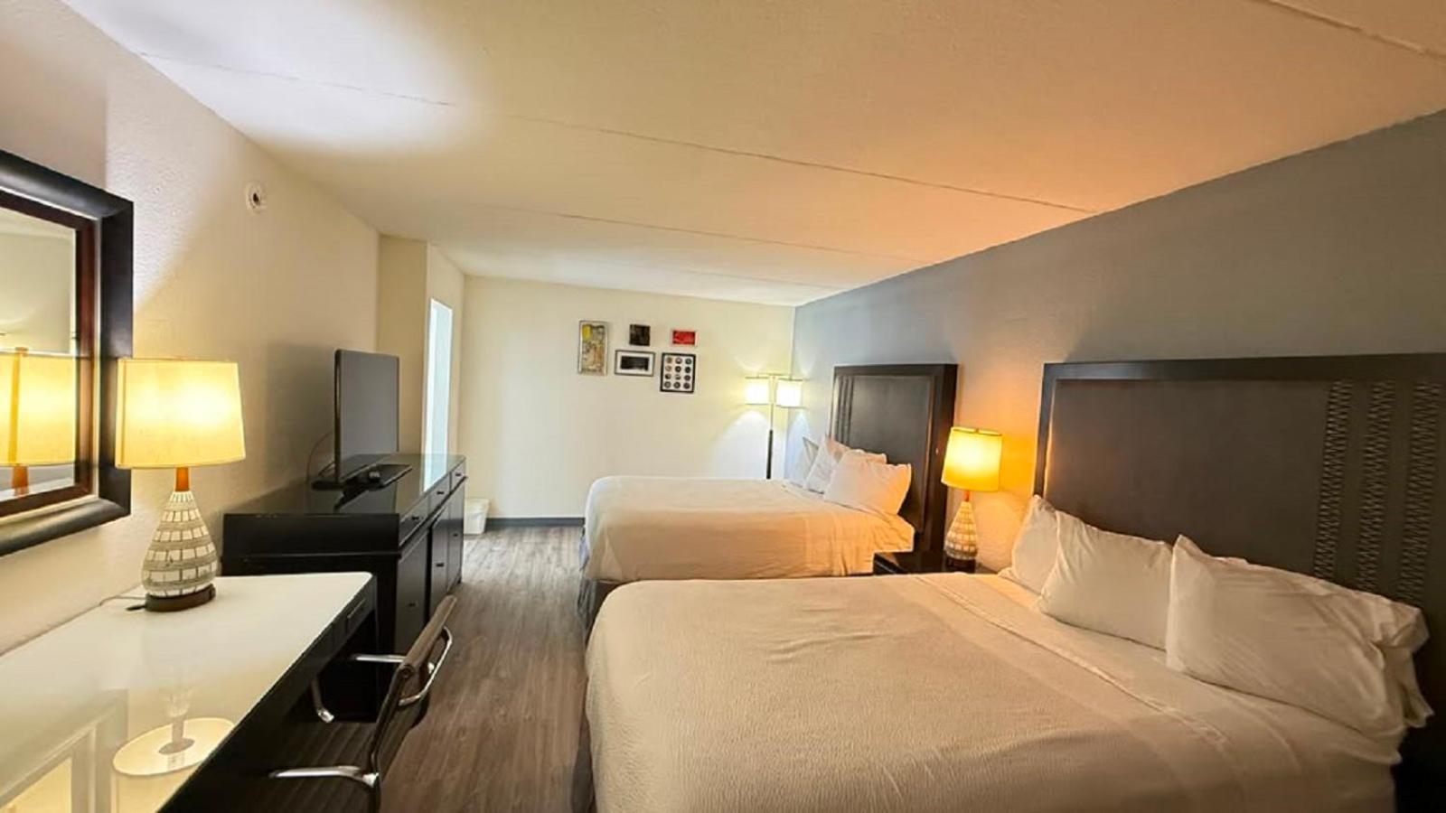 Double Room with Two Double Beds - Smoking