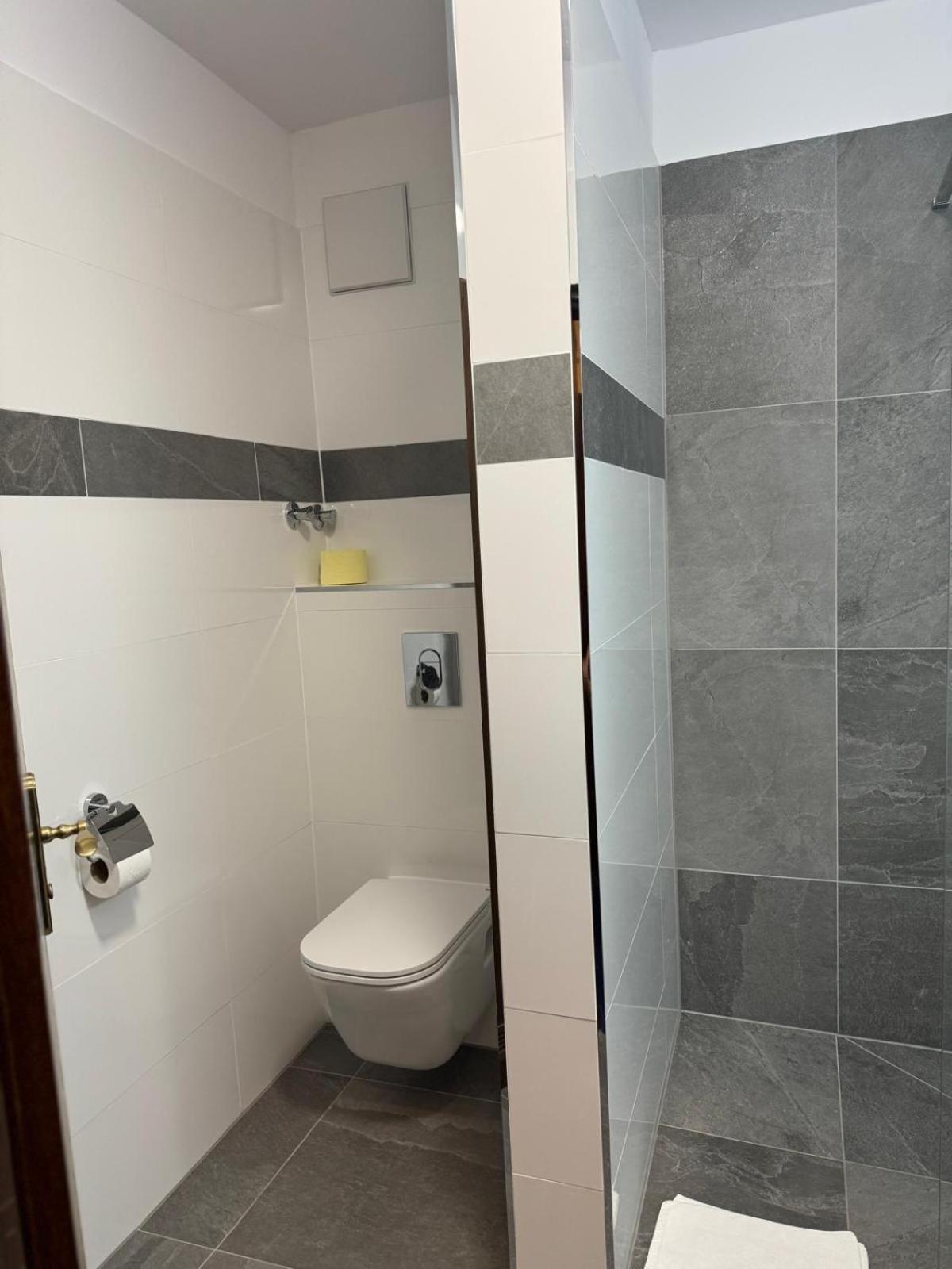 Single Room Private Bathroom