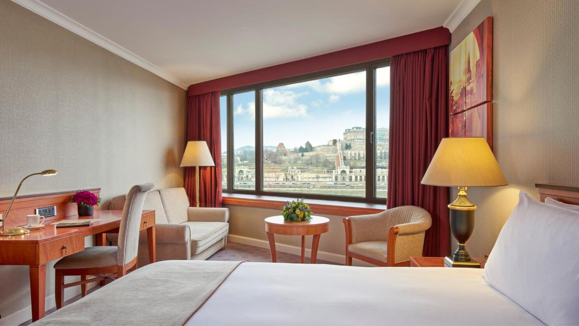Quarto Premium com Cama King-size e Vista do Rio