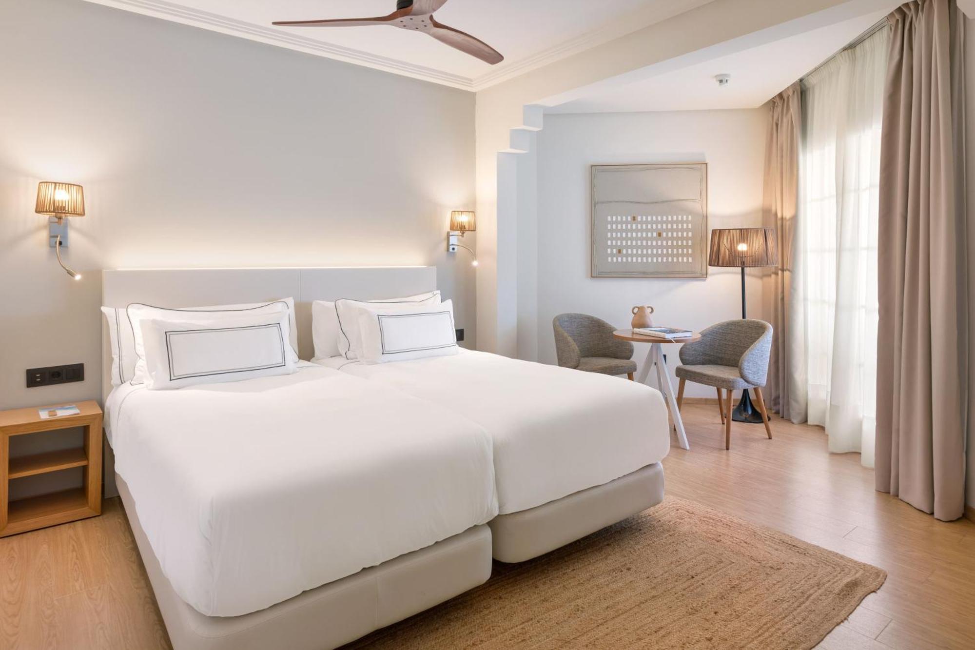 The Level Suite Sea View (2 Adults + 2 Children)