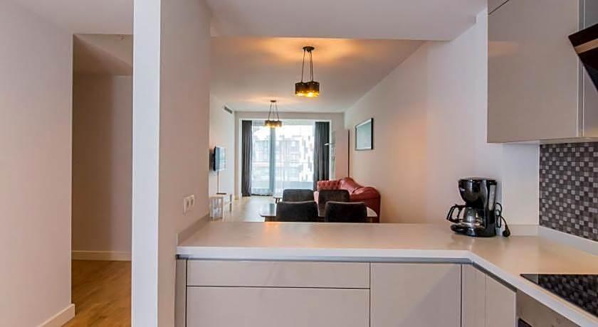 Deluxe One-Bedroom Family Apartment