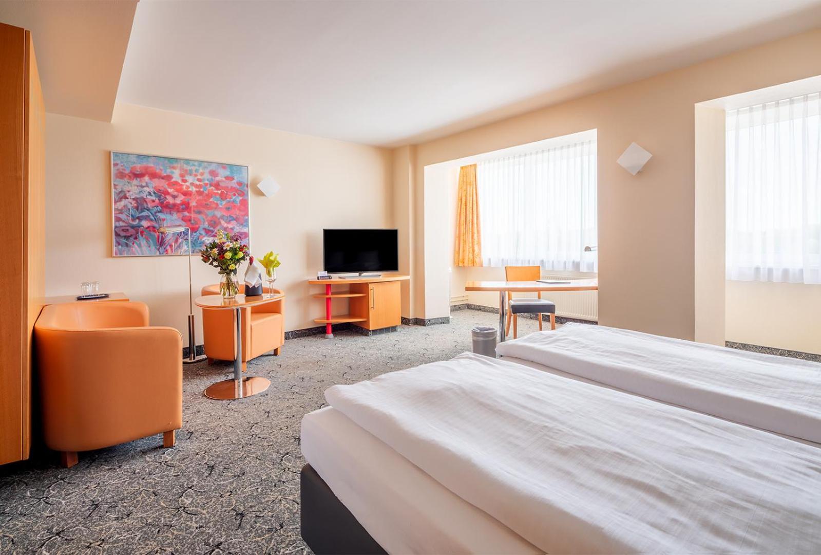 Deluxe Double or Twin Room Kitchenette