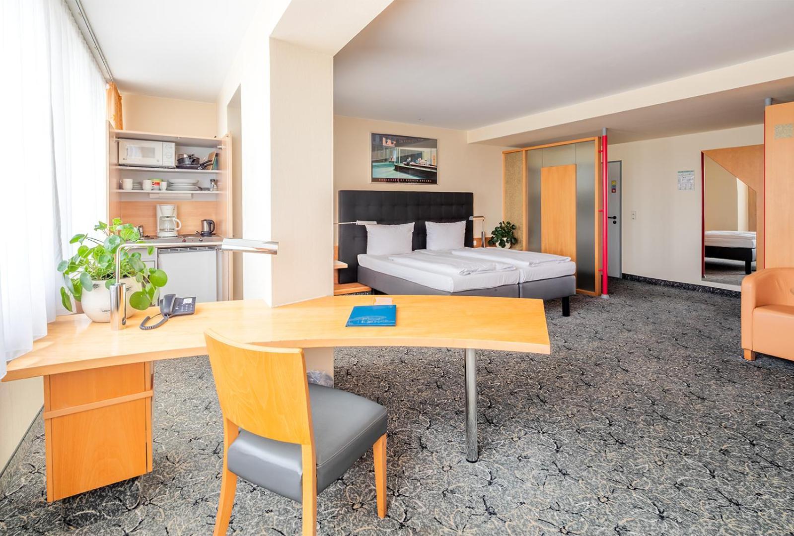 Deluxe Double or Twin Room Kitchenette