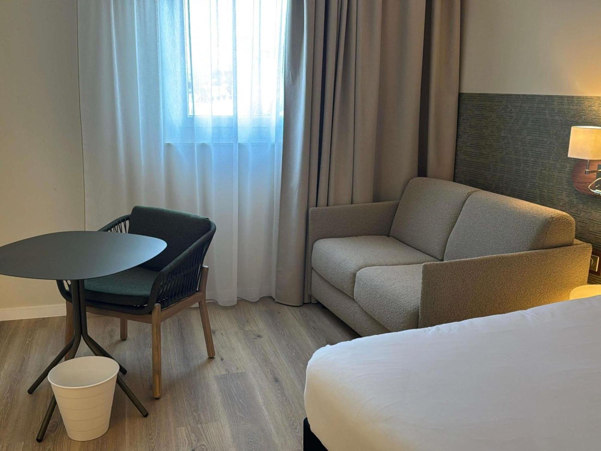 Superior Room Three Single Beds