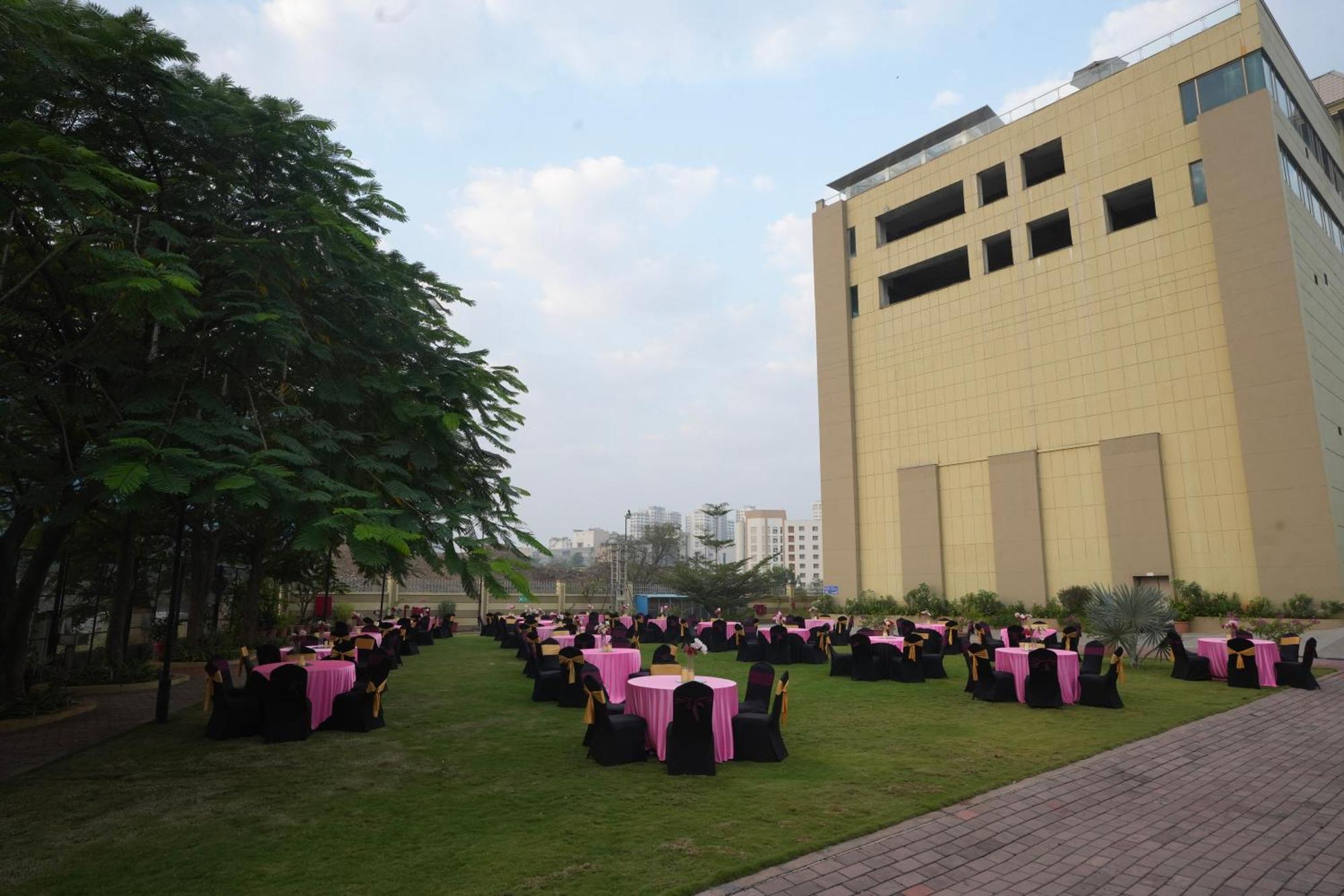 Superior Room on Food & Beverage Services