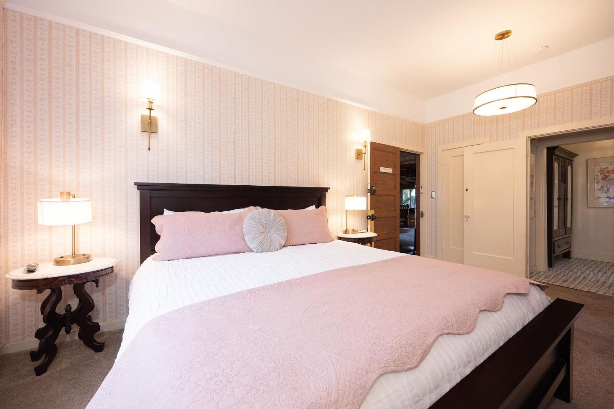 Queen Suite