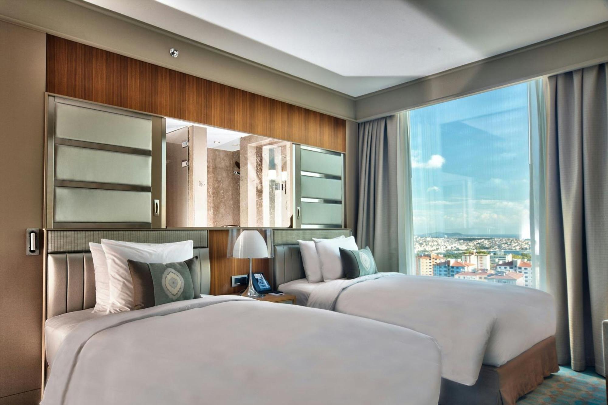 Deluxe Twin Room Bosphorus View