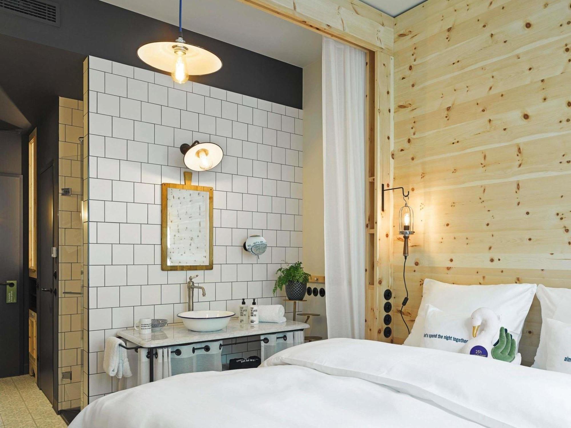 Medium Room