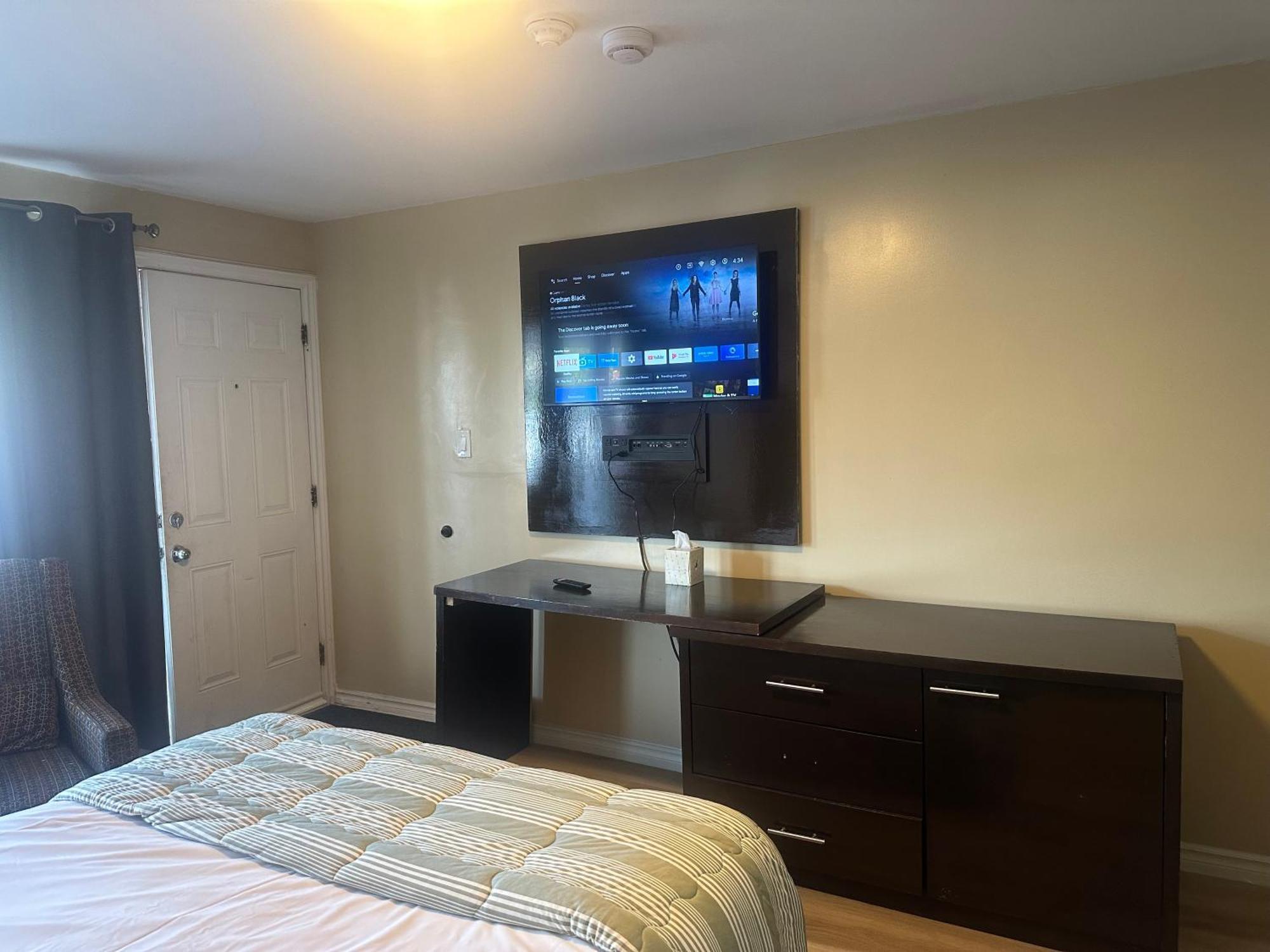 Queen Room