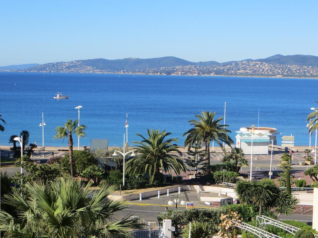 One-Bedroom Apartment with Sea View,758385076:JPEG