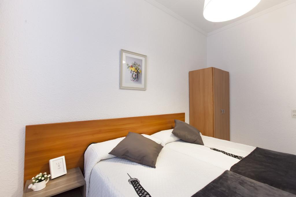 Twin Room Shared Toilet