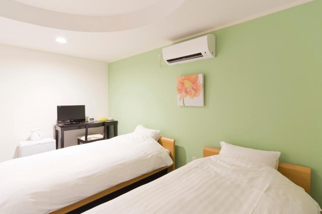 Standard Twin Room