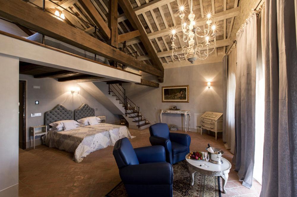 Deluxe King Suite