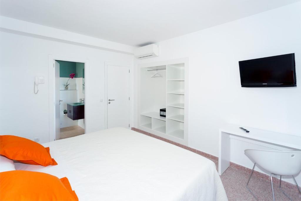Double or Twin Room Balcony