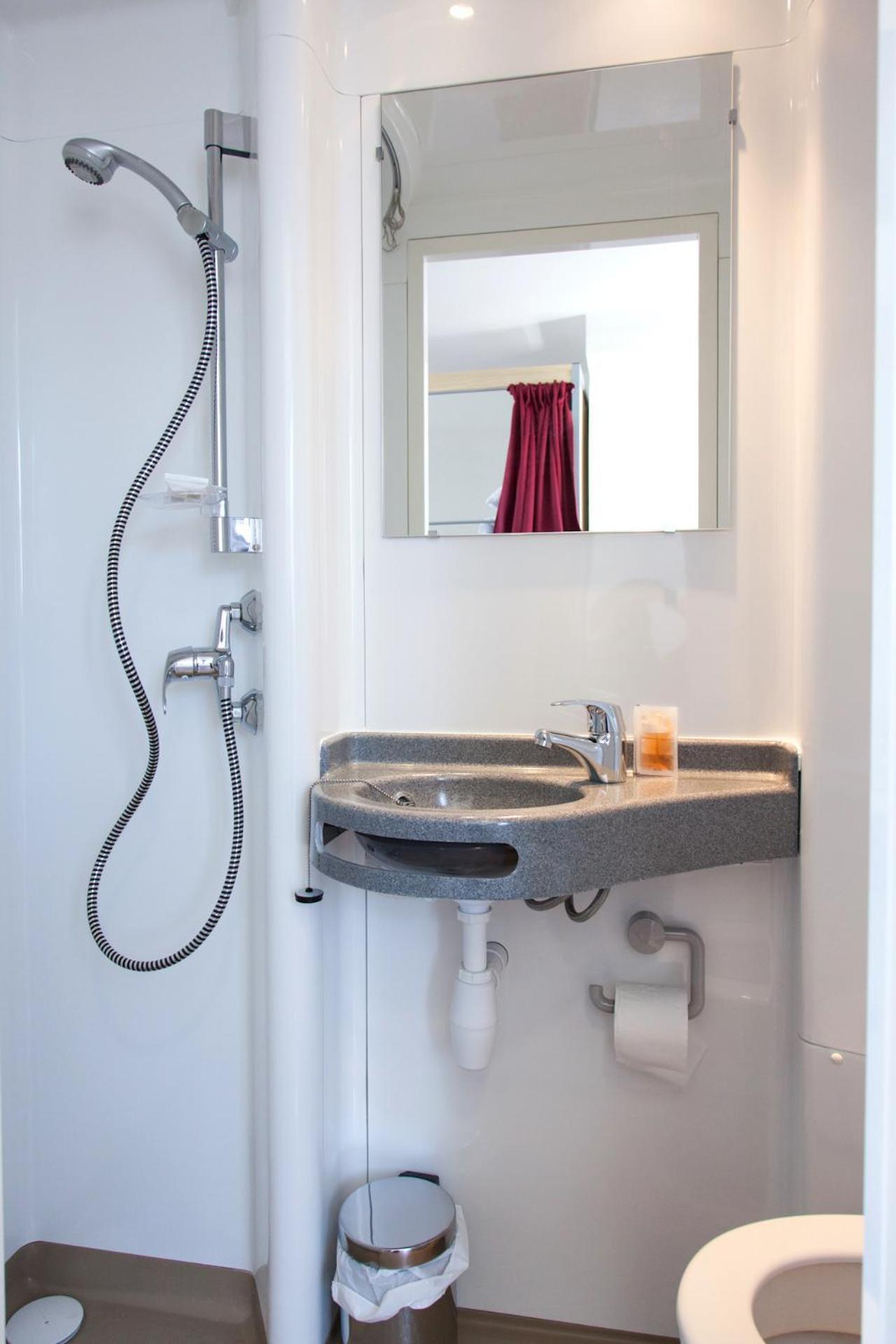 Economy Doppelzimmer mit eigenem Bad