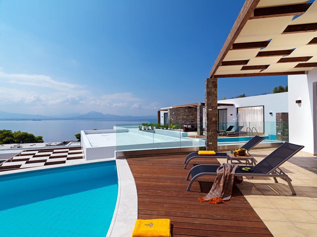 Deluxe Suite mit eigenem Pool und Meerblick