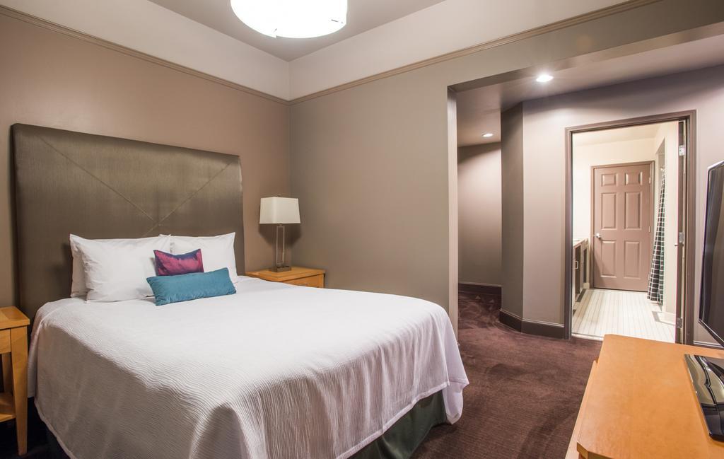 Suite mit Queensize-Bett