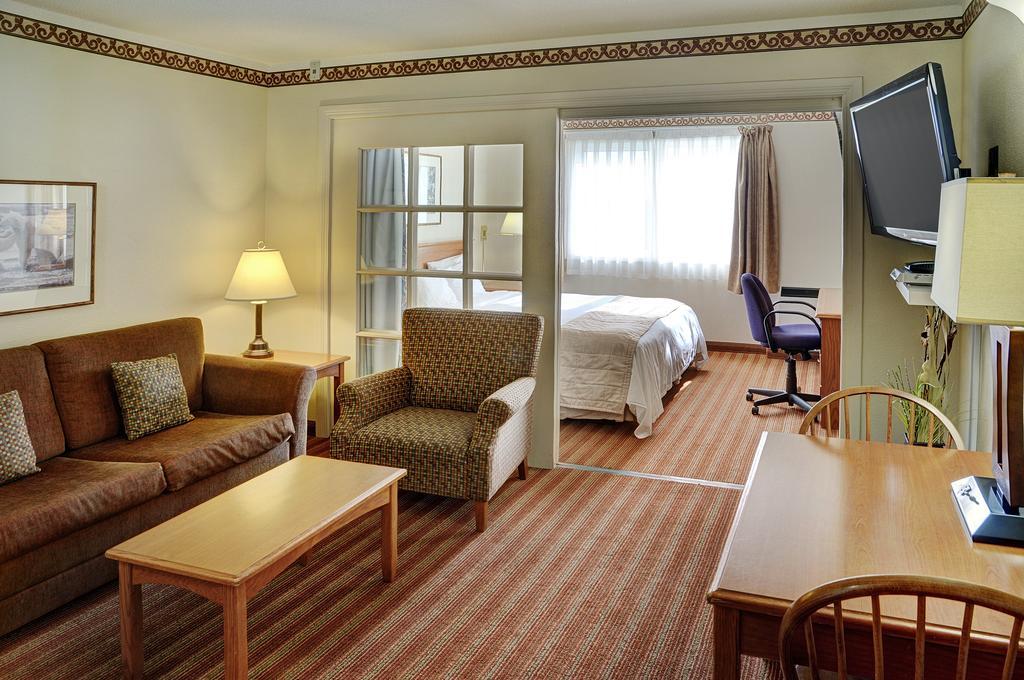 One-Bedroom Suite