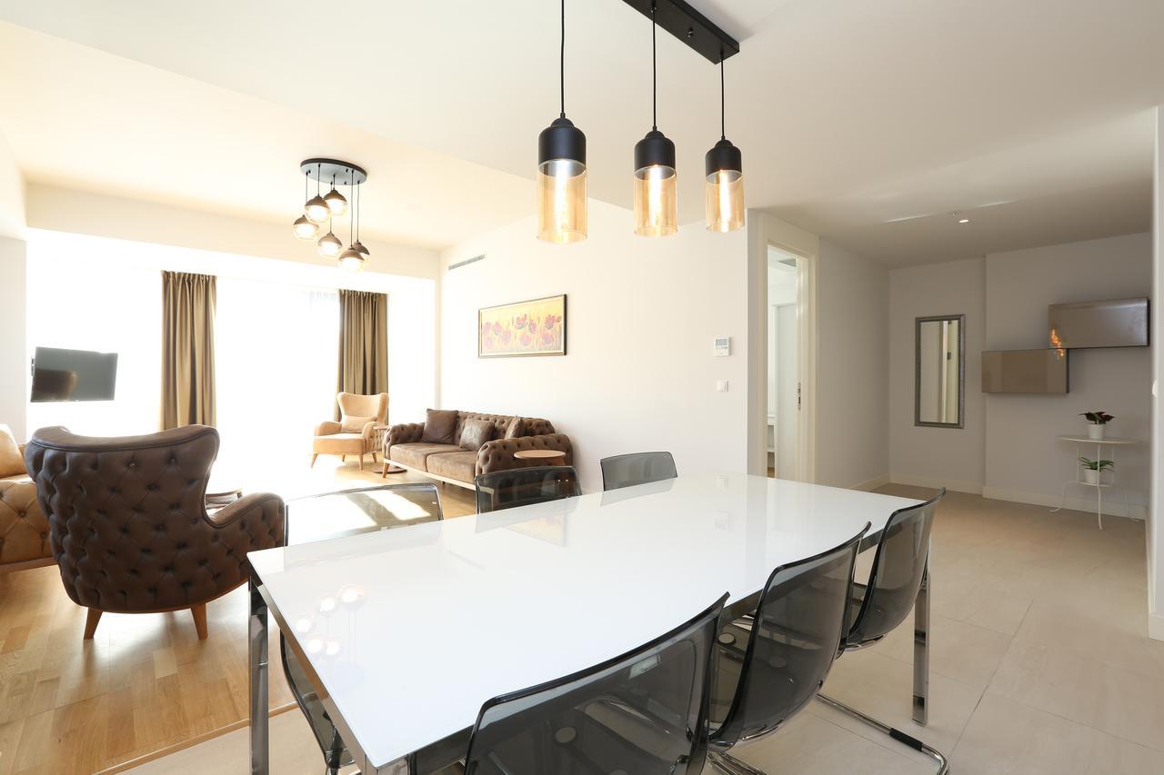 Deluxe One-Bedroom Family Apartment