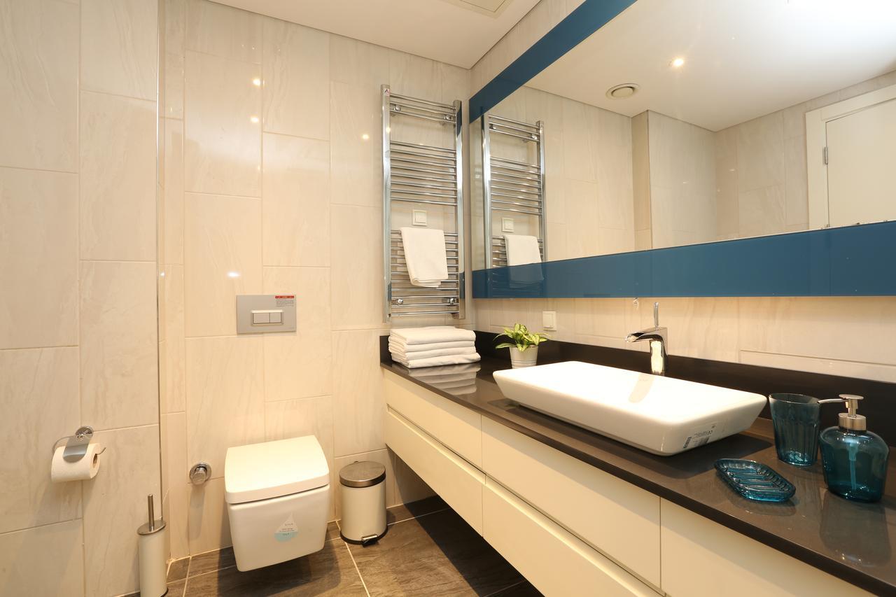 Deluxe One-Bedroom Family Apartment