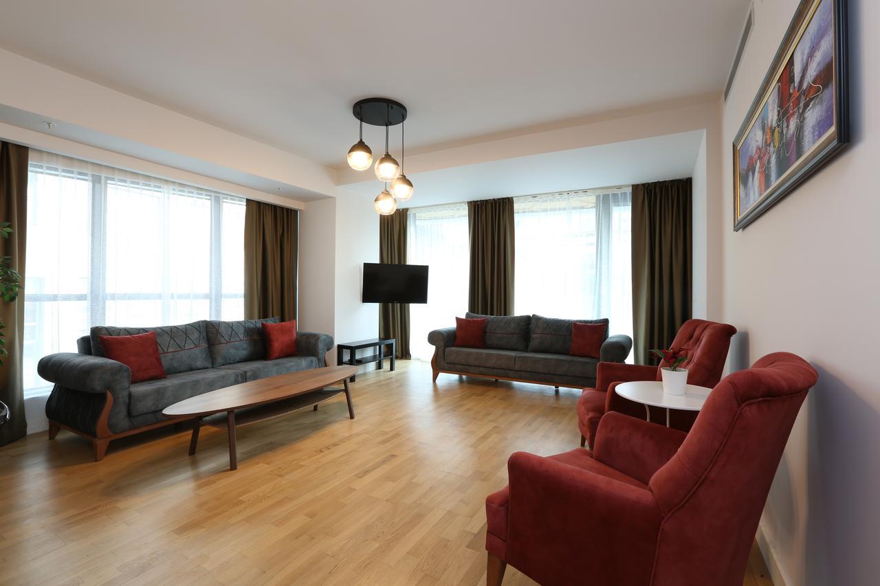 Deluxe Two-Bedroom Apartment