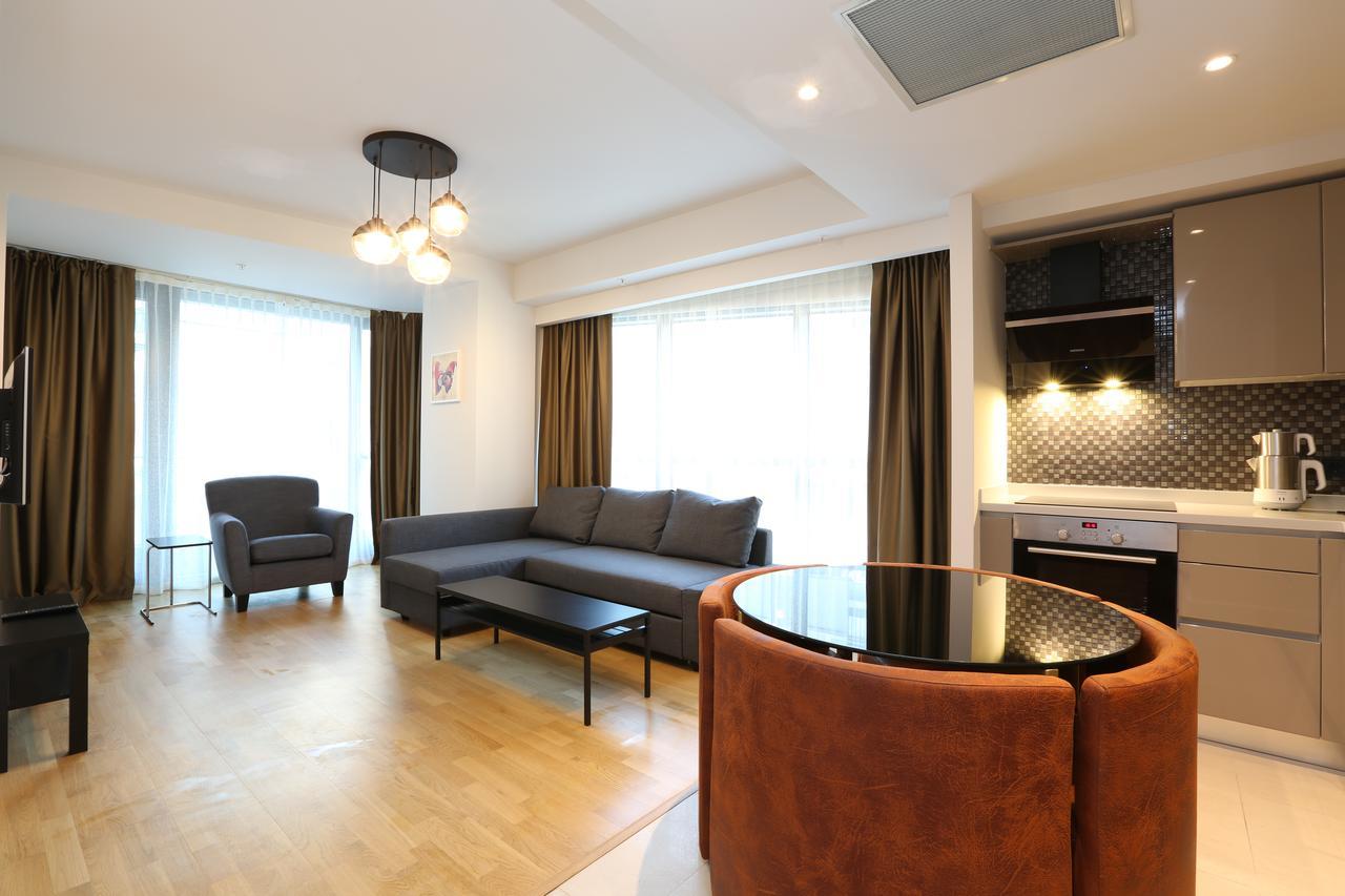 Deluxe Two-Bedroom Apartment