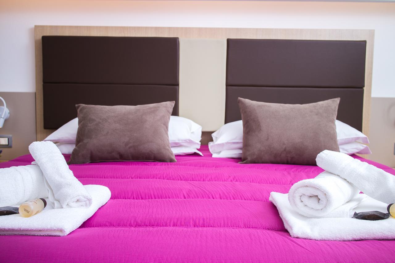 Double or Twin Room Garden View
