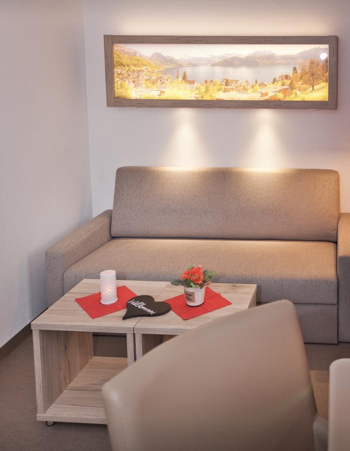 Habitación Doble con balcón (2 adultos + 1 niño)