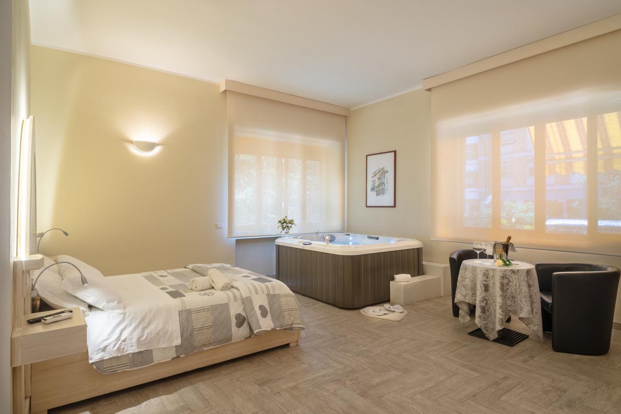 Queen Suite Spa Bath
