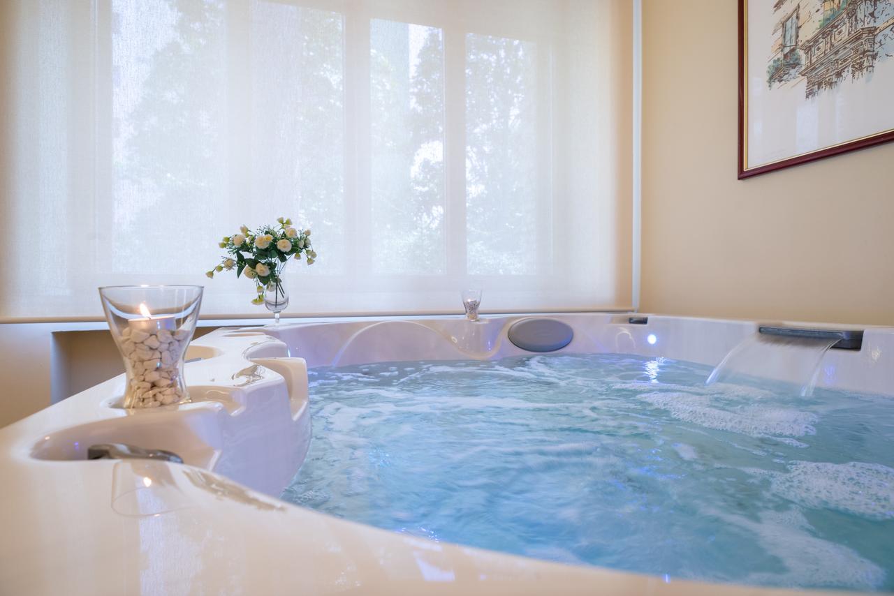 Queen Suite Spa Bath