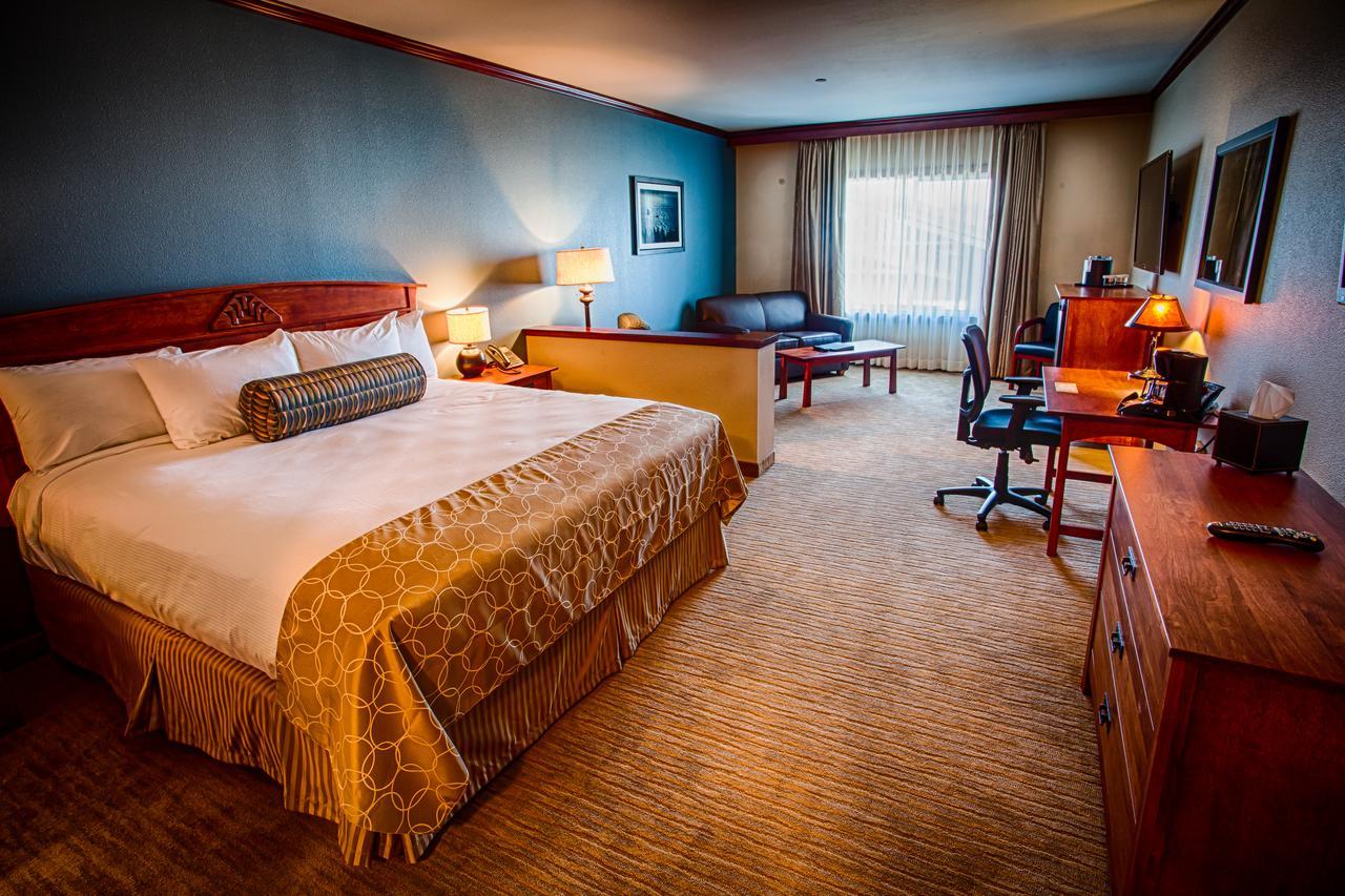 Junior Suite with Partial Ocean View