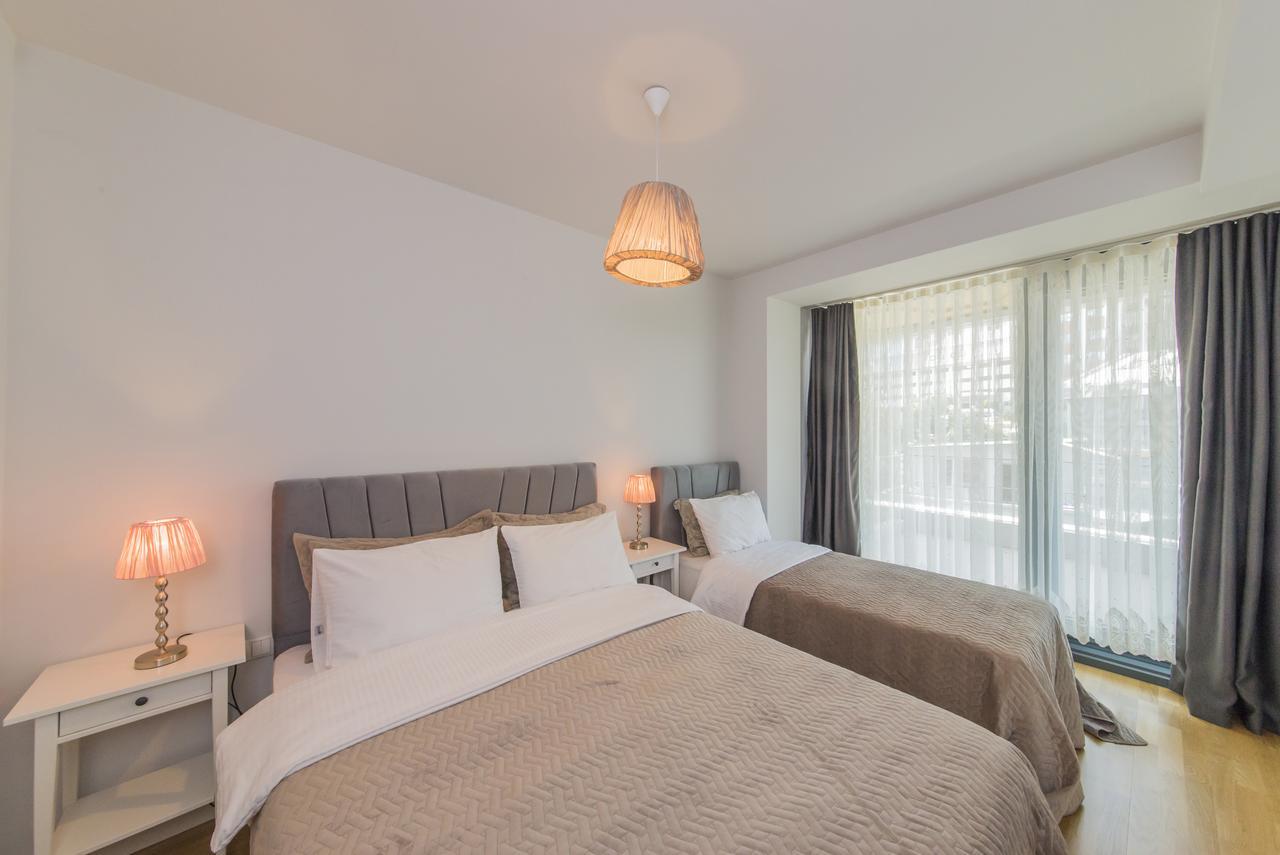 Deluxe One-Bedroom Family Apartment