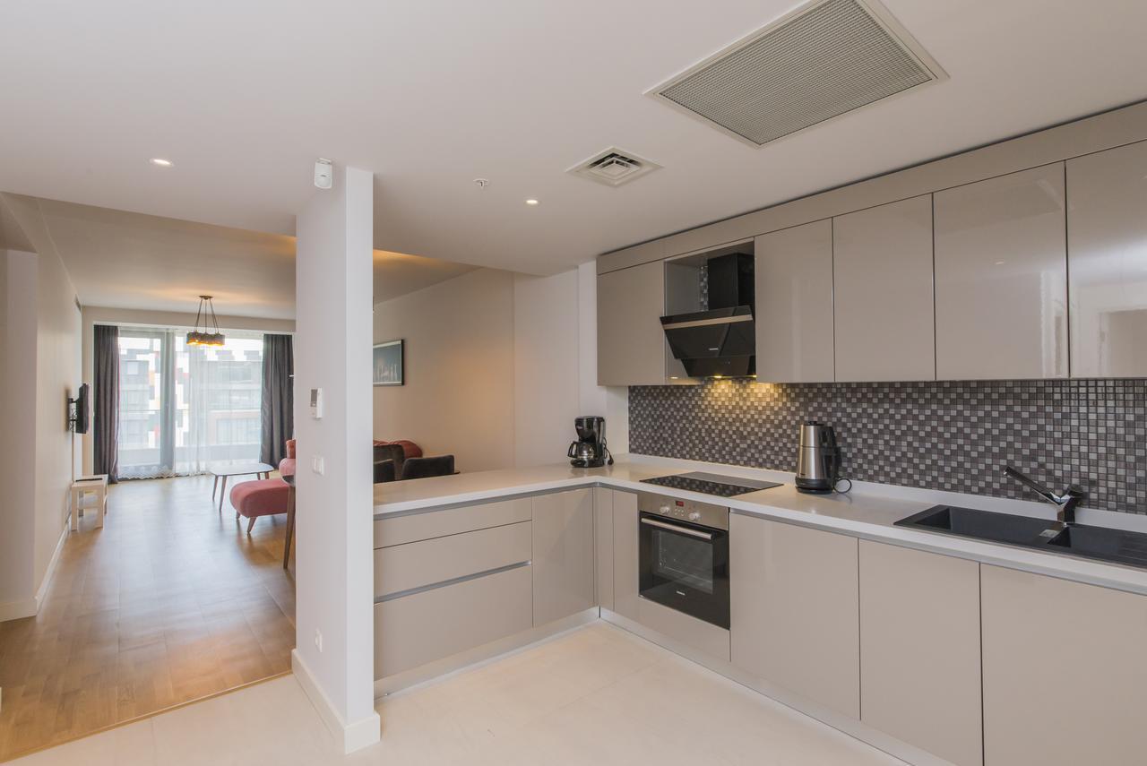 Deluxe One-Bedroom Family Apartment