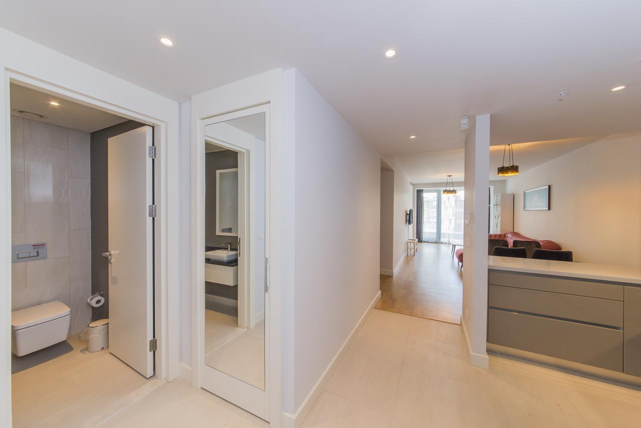 Deluxe One-Bedroom Family Apartment