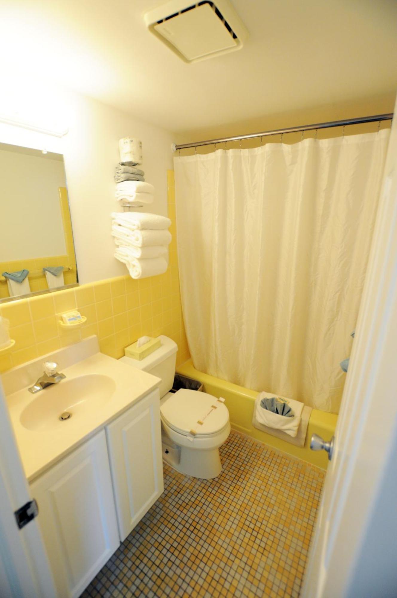 Two-Bedroom Apartment,220377986:JPEG