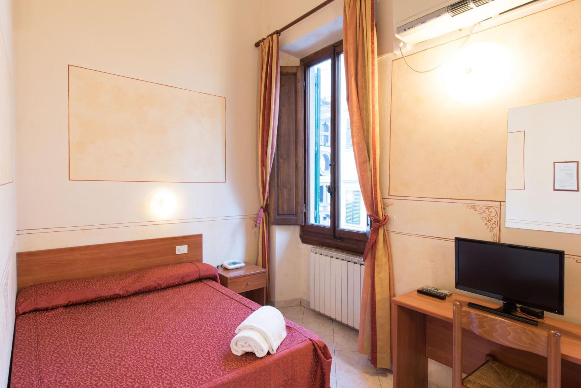 Habitación Doble Económica con baño compartido