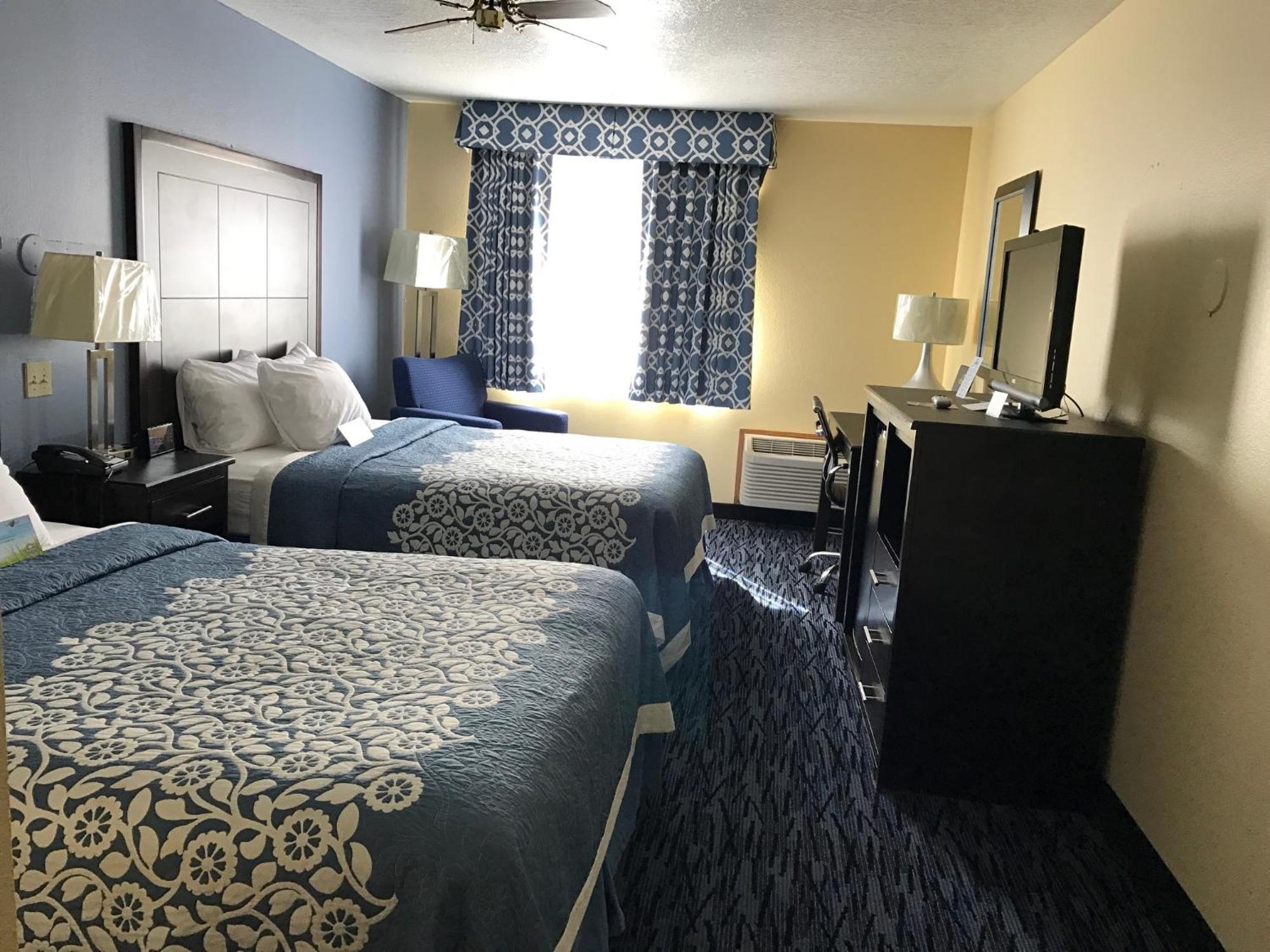 Queen Room Two Queen Beds Non-Smoking
