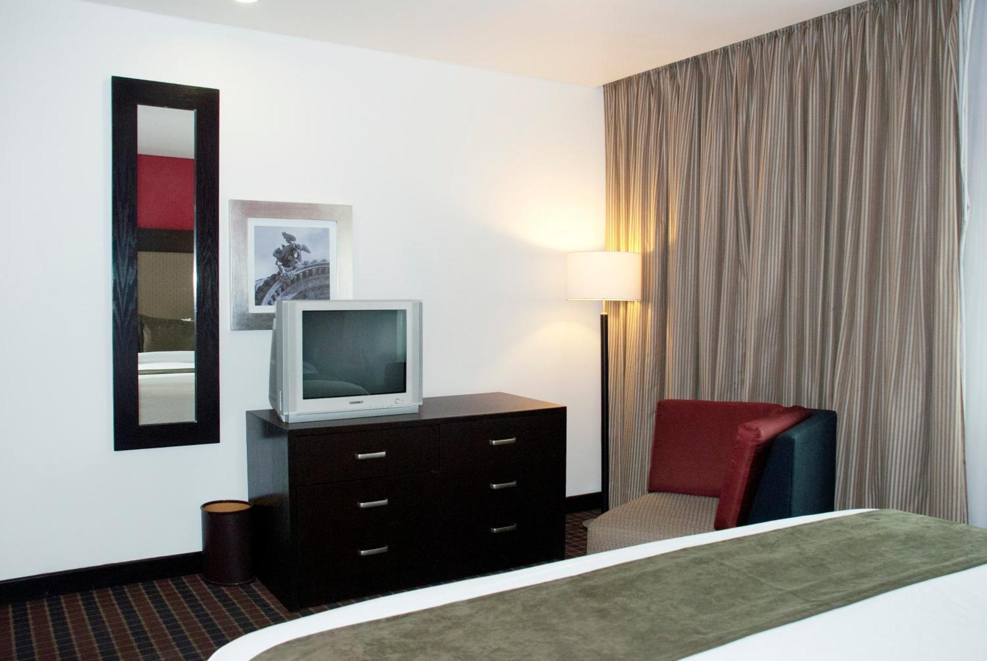 Executive Suite 1 Kingsize Bed,1208236699:JPEG