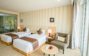 Deluxe Twin Room with Balcony and Mountain View - High Floor