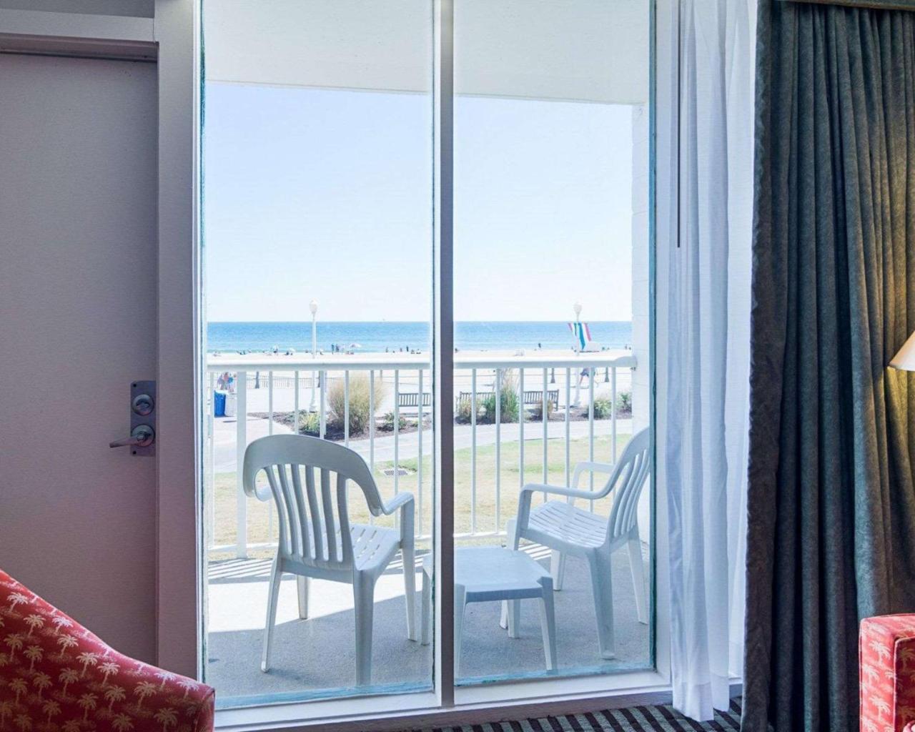 King Room Ocean Front Private Balcony