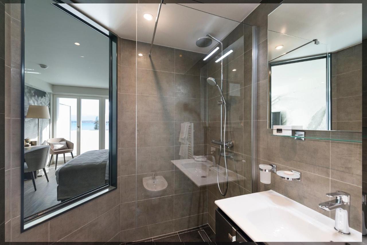 Double or Twin Room Lake View