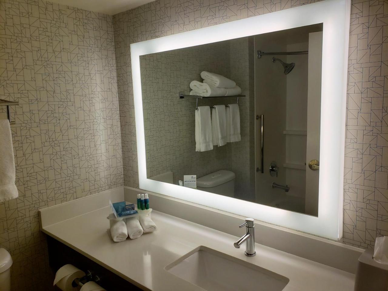 Standard Room Two Queen Beds