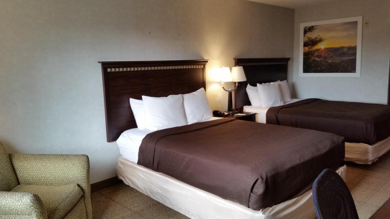 Deluxe Queen Room Two Queen Beds Non-Smoking
