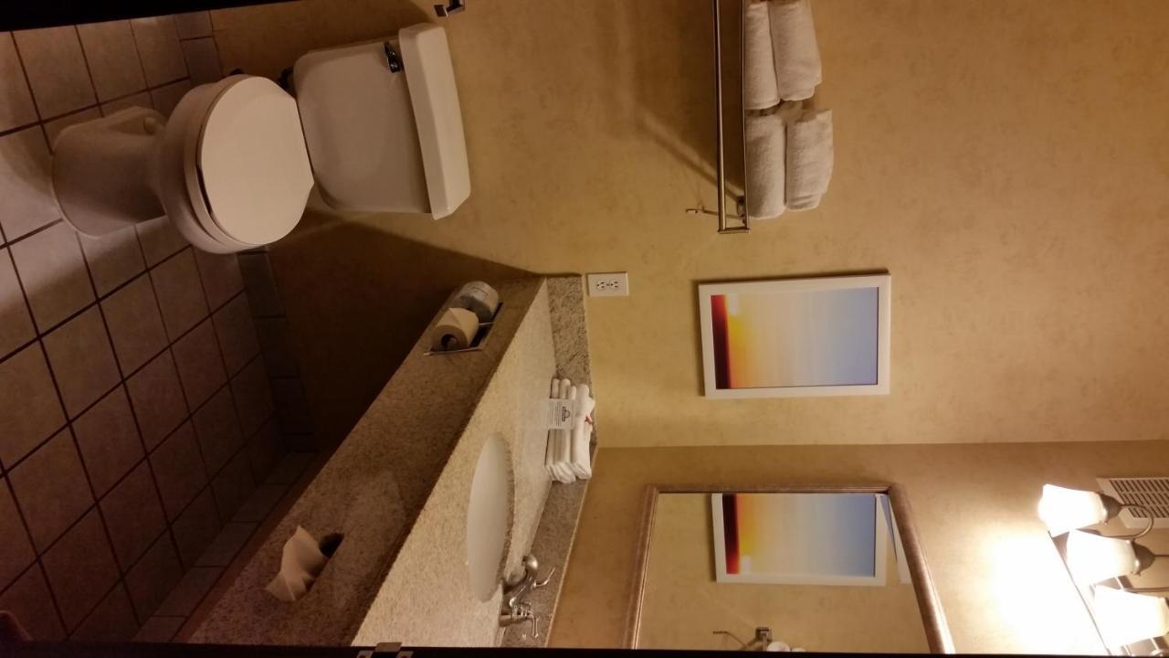 King Suite Non-Smoking